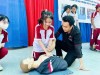 Huấn luyện thực hành kỹ năng phòng, chống tai nạn thương tích cho học sinh Trường THPT Trường Chinh.